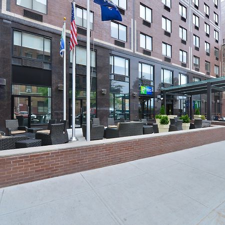 Holiday Inn Express Manhattan Midtown West By Ihg New York Exterior photo