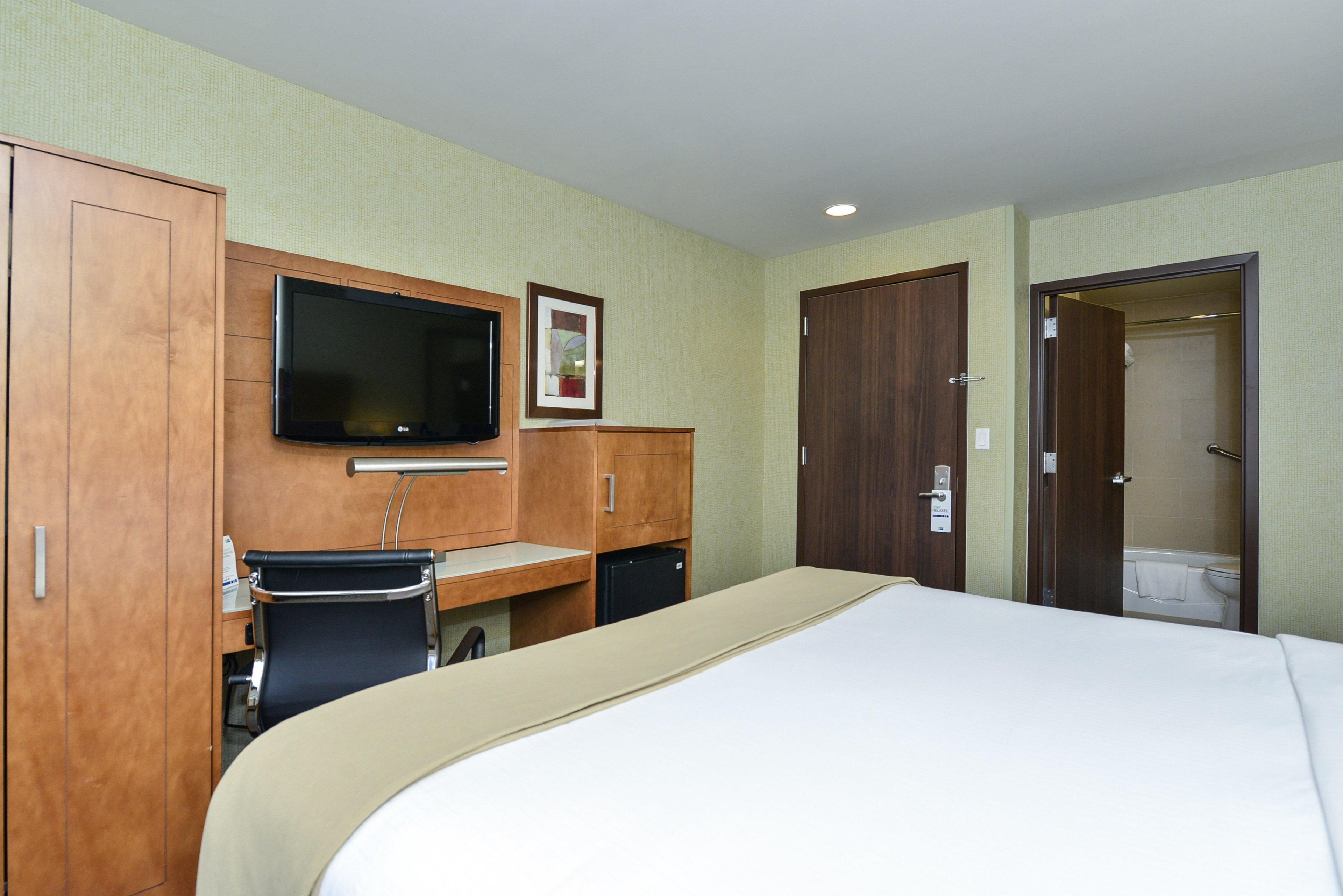 Holiday Inn Express Manhattan Midtown West By Ihg New York Exterior photo