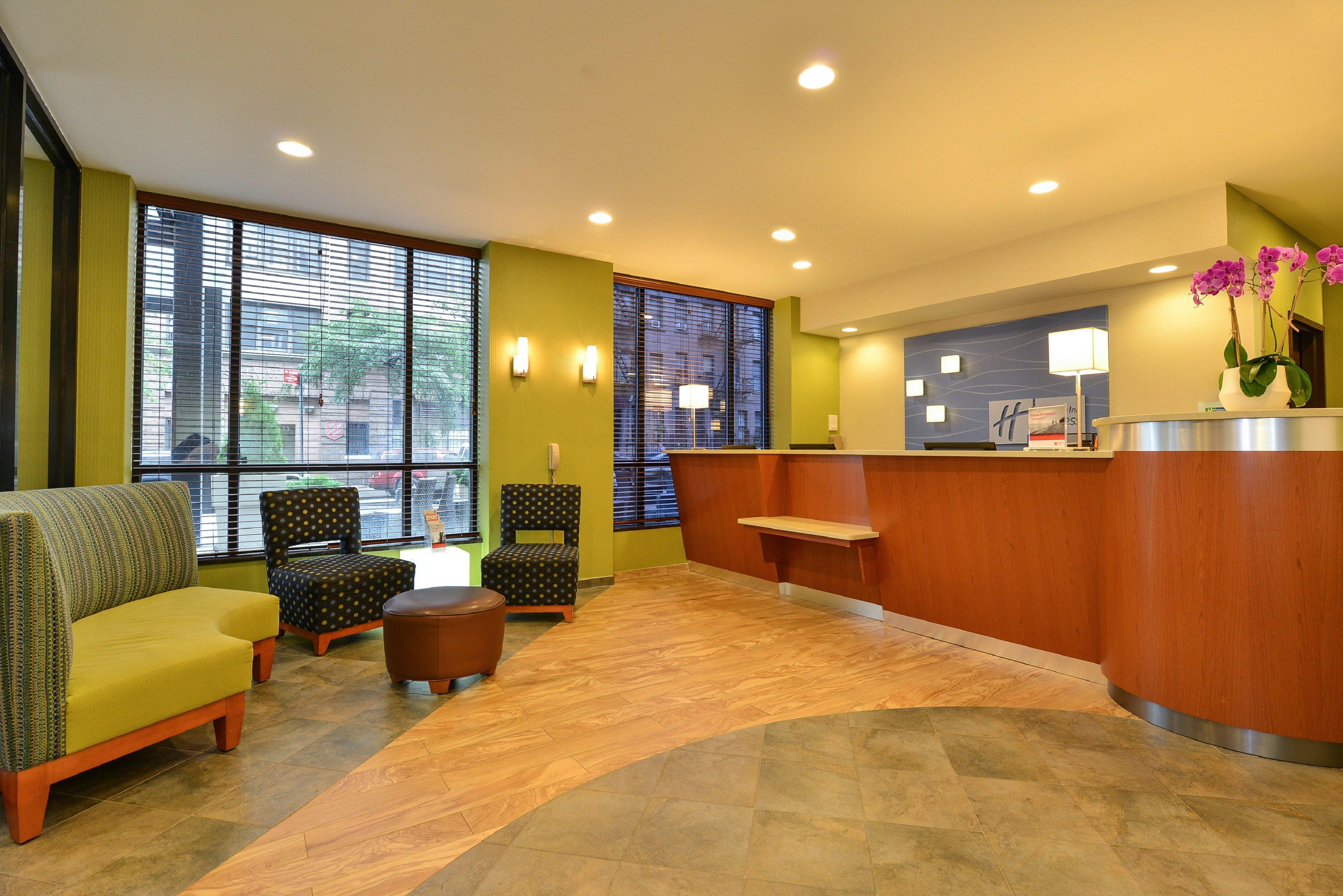 Holiday Inn Express Manhattan Midtown West By Ihg New York Exterior photo