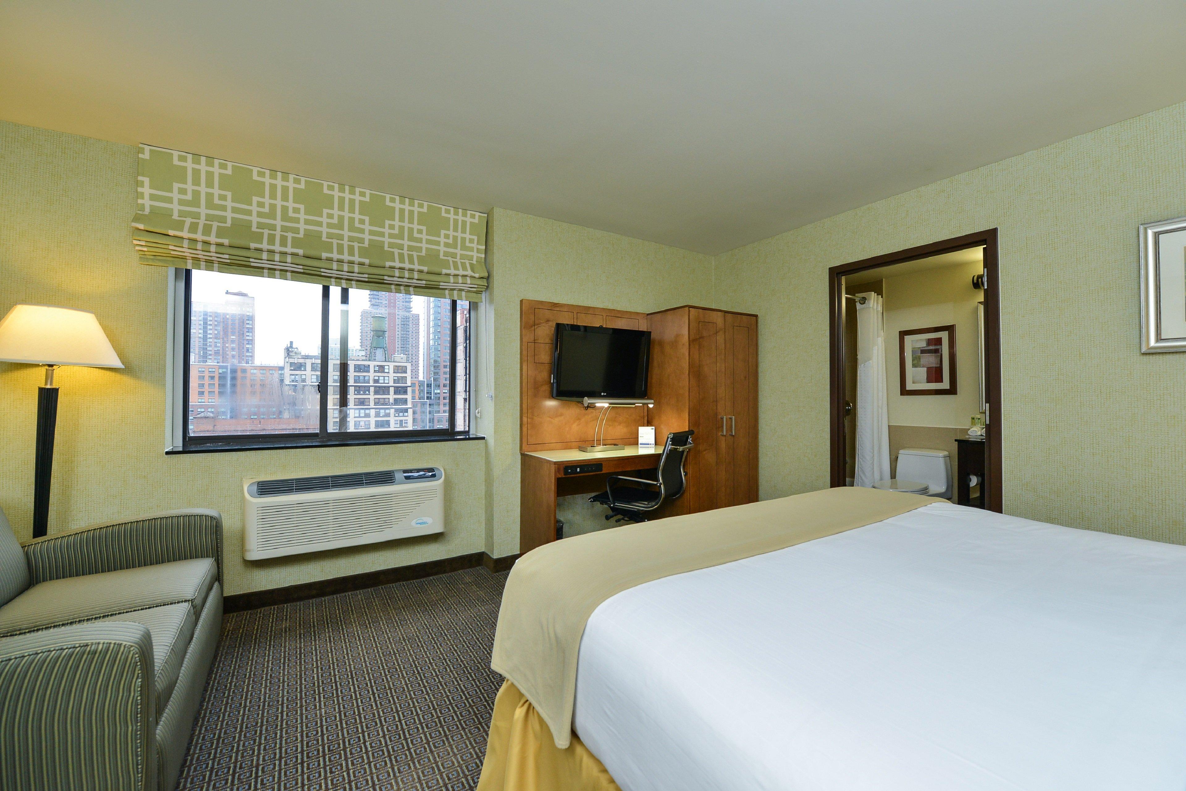 Holiday Inn Express Manhattan Midtown West By Ihg New York Exterior photo